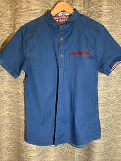 Mr. Wonder Blue Short Sleeve Button Up Shirt Men's Size Medium. Condition is "Pre-Owned". Shipped with USPS Priority Mail. Button Up Shirt Mens, Short Sleeve Button Up, Blue Shorts, Button Up Shirt, Priority Mail, Up Shirt, Button Up Shirts, Button Up, Mens Shirts