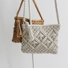 Summer Breeze Collection: Stylish Straw Crossbody Bags for Women's - Julie bags Straw Crossbody Bag, Messenger Purse, Bohemian Women, Purses For Women, Khaki Fashion, Beige Style, Women Beach, Crossbody Bag Women, Holiday Shopping