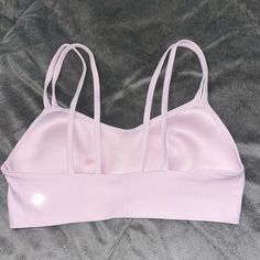 Baby Pink Perfect Condition Never Worn It’s Very Stretchy And Super Breathable! Size 6/8 Or Xs/S Lulu Lemon Sports Bras, High Support Bra, Lululemon Energy Bra, Printed Bras, Blue Mosaic, Lululemon Sports Bra, Racerback Bra, Grey Prints, Sports Bra Sizing