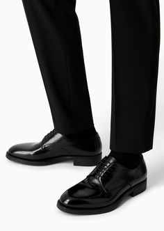 Shop GIORGIO ARMANI Leather Derby shoes for Man at the official store and browse the Lace-ups collection. Shoes For Man, Ivy League Style, Ivy League, Armani Men, Derby Shoes, Accessories For Men, Armani Exchange, Clothing And Accessories, Giorgio Armani