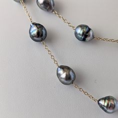 Classic Long Pearl Necklace, Long Pearl Necklace, Tahitian Pearl Necklace, Modern Jewellery Design, Long Pearl Necklaces, Dramatic Look, Gunmetal Grey, Station Necklace, Tahitian Pearls