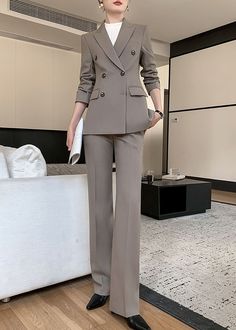 Women's Pantsuit from Vivian Seven Suits For Business Woman, Coats And Pants For Women, Business Formals For Women, Business Women Outfits, Plus Size Business Attire, Business Suits For Women, Formal Suits For Women, Pant Suits For Women, Woman In Suit