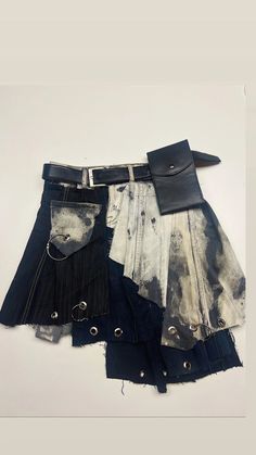 High Fashion Crop Tops, Diy Punk Clothes Ideas, Upcycle Ideas Clothes, Upcycling Clothes Aesthetic, Scrap Fashion, Denim Outfit Aesthetic, Rework Denim, Trash Clothing, Reconstructed Clothing