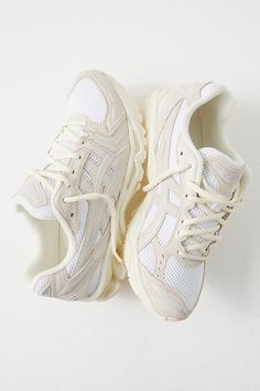 Gel-kayano 14 Sneakers Dad Sneakers, Sporty Sneakers, Dad Shoes, Shoe Inspo, Low Boots, Aesthetic Shoes, Swag Shoes, Fp Movement, Best Sneakers