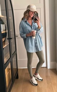 Sports Mom Outfit, Summer Athleisure Outfits, Chic Athleisure Outfits, Mom Outfits Spring, Athleisure Capsule Wardrobe, Athleisure Capsule, Black Athleisure, Summer Athleisure