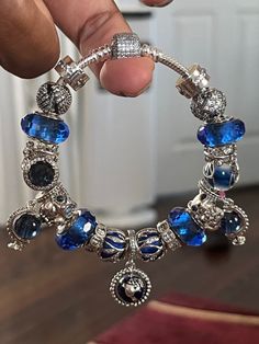 Dark Blue Pandora Bracelet, Blue Pandora Bracelet, Pandora Bracelet Charms Ideas, Girly Bracelets, Pandora Bracelet Designs, Dope Jewelry Accessories, Fashion Artist, Pandora Blue, Preppy Jewelry