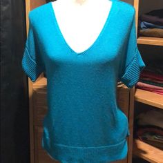 New With Tags !!! Beautiful, Material And Color !!! Massimo Dutti Knitwear Xs Size. ( Fits Xs To Medium ) Casual Stretch Knitted Tops, Stretch Knitted Short Sleeve Sweater, Casual Fine Knit Stretch Top, Casual Stretch Fine Knit Top, Massimo Dutti 2022, Massimo Dutti Women 2022, Massimo Dutti, Sweaters For Women, Knitwear