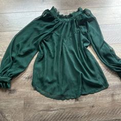 By The River Blouse- L Never Worn Elegant Green Flowy Top, Elegant Flowy Green Blouse, Elegant Flowy Green Top, Flowy Green Blouse For Fall, Flowy Green Top For Fall, Green Flowy Long Sleeve Blouse, Linen Sleeveless Top, Hot Pink Leopard, Embroidered Lace Top