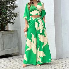 Women Two Piece Set Comes In L But It Runs Very Small Mode Prints, Chique Outfit, High Waist Wide Leg Pants, Mini Robes, Neue Outfits, Sleeves Clothing, Pantalon Large, Lantern Sleeve, Casual Sets