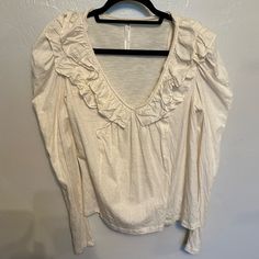 Anthropology Medium Size Cream Super Cute With Jeans Super Soft Ruffle Long Sleeve, Anthropologie Top, Anthropology, Shirt Color, Medium Size, Long Sleeve Shirt, Sleeve Shirt, Colorful Shirts, Anthropologie