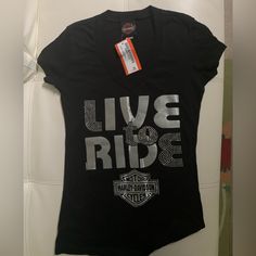 Super Cute Harley-Davidson T With Rhinestones. Daytona Beach, Nwt Baby Tee Shirts, Harley Davidson Tee, Bike Shirts, Harley Davidson Women, Purple T Shirts, Daytona Beach, Short Sleeve Cropped Top, Short Sleeve T Shirt, Graphic Tee Shirts