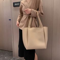 Main Material: PUClosure Type: HaspColors: Black, brown, khakiSize: 12.2*5.1*12.2 Inches / 31*13*31 cm Our hot items ALWAYS sell out FAST so get yours now before we run out! We only have Limited Stock! Travel Tote Bag, Wholesale Bags, Casual Tote, Types Of Bag, Shoulder Messenger Bag, Travel Tote, Shoulder Tote Bag, Shopper Bag, Square Bag