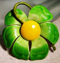 Vintage+ORIGINAL+BY+ROBERT+MOD+Green+FLOWER+Pin+Brooch+ Enamel Flowers, Enamel Brooch, Green Flower, Enamel Flower, Flower Pins, Vintage Costume Jewelry, Green Flowers, Selling Jewelry, Vintage Costumes