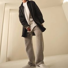 FOG-SS22-233 Beige Winter Streetwear Pants, Winter Streetwear Beige Pants, Winter Beige Streetwear Pants, Casual Winter Bottoms In Neutral Color, Casual Neutral Bottoms For Winter, Casual Neutral Pants For Winter, Fear Of God Essentials, Mens Outfit Inspiration, Fear Of God