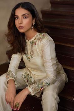 Shop for Stotram White Embroidered Kurta Pant Set for Women Online at Aza Fashions Suits For Women Indian, Silk Kurti Designs, Floral Embroidered Shirt, Pant Suits For Women, Latest Designer Dresses, Kurta Pant Set, Silk Kurti, Party Kleidung, Indian Designer Outfits