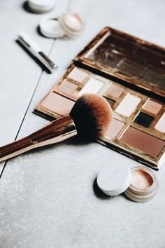 Makeup Backgrounds, Rose Gold Aesthetic, Rms Beauty, Flatlay Styling, Golden Glow, Makeup Set, Sally Hansen, Beauty Industry