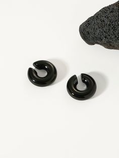 Make a bold statement with our Chunky Ear Cuffs, available in gold, silver, and black colors. These ear cuff earrings are designed for impact, offering the style of big cuff earrings without the need for piercing. Ear Cuff Earrings, Ear Cuff Earings, Bold Style, Ear Cuffs, Cuff Earrings, Black Enamel, Bold Fashion, Mild Soap, Layered Necklaces