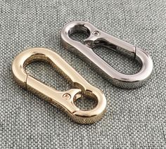 NEW!Carabiner Heavy Duty Snap Clasps Snap Hook Carabiner Spring Clasps Metal Loop Belt Hook Men's Key Chain Light gold/Silver-4pcs💌Our spring clasp work perfectly with key chains, rings and lanyards. These spring clasp are so handy to attach accessories to backpacks, purses and more!Color:Light gold/SilverMaterial:MetalSize:Inner diameter)26mm(1")thickness)5mmQuantity:4pcs❤️ Welcome to my store ❤️💜There are some different length.If you interested in other length,please contact me!🔥The order w Loop Belt, Edc Tactical, Belt Hook, Kayak Accessories, Chain Lanyard, Elastic Rope, Halloween Bags, Purse Strap, Wire Bracelet