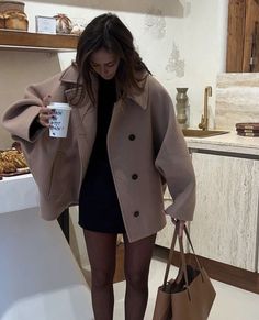 Stile Blair Waldorf, Adrette Outfits, Oversized Wool Coat, Chic Winter Style, Estilo Indie, Autumn Fits, Fall Fits, Cute Fall Outfits, Thanksgiving Outfit