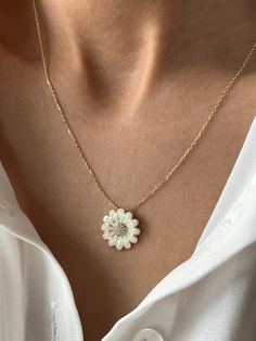 A perfect daisy gift to your girlfriend, daughter, wife, friend or even to your bridesmaid 🌼 Get this beautiful minimalist jewelry made with the quality of perfect elements✨ You can choose 925K Sterling Silver with the options of Gold, Rose Gold or White Gold colors. High quality jewelry for everyone 🤍  Details * 925K Sterling Silver Option → 14K Gold, Rose Gold or White Gold plated * Chain length is approximately 18 inches (16+2 in extender) / 45 cm (40+5 cm extender) * Time is everything! Yo Elegant White Flower Necklace With Birth Flower Detail, Elegant White Flower Necklace For Birth Month, Elegant White Flower Necklace For Birthdays, Elegant White Birth Flower Necklace, Elegant Daisy Flower Charm Jewelry, Elegant Daisy Shaped Jewelry, Elegant Daisy-shaped Gift Jewelry, Dainty Daisy Necklace For Gift, White Dainty Flower Necklace As Gift For Her