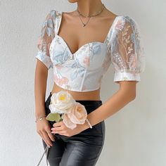 Show off your style in this women's french embroidery push up bralet tube top corset bustier bra. perfect for club and parties, this lingerie shaper will ensure you look your best! Tube Top Corset, Streetwear Fashion Y2k, Tulle Tops, Summer Embroidery, French Embroidery, Party Crop Tops, Punk Woman, Chic Streetwear, Top Corset