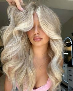 Blonde Homecoming Hairstyles, Bombshell Blonde Hair, Pretty Long Blonde Hair, Blonde Bombshell Hair, Full Highlights Blonde, Money Blonde, Blonde Blowout, Full Blonde, Hair Trends 2024