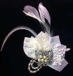 "Fascinator Wedding Hair Accessories Feather Hair Clip 1920s Great Gatsby Flapper Comb Bridal Hair Accessory Ivory Hair Clip 20s Headpiece Swarovski Crystals and Swarovski Pearls Visit the shop here https://www.etsy.com/shop/IceGreenEyes The perfect little bridal fascinator, not too big not too small. Timeless elegance with Venise Lace, Swarovski Crystals and Pearls. Truly and heirloom piece to pass down. ~ Ivory Nagoire Goose Feathers ~ ~ Ivory Venise Lace ~ ~ Ivory Vintage Velvet Leaves ~ ~ Sw Great Gatsby Headpiece, Ivory Fascinator, Ivory Bridal Shoes, Fascinator Wedding, Hair Brooch, Bridal Clip, Bridal Fascinator, Fascinator Hairstyles, Feather Fascinator