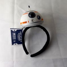 A Headband That Has A Bb8 Head Attached On The Top Of It Darth Vader Head, Star Wars Colors, Star Wars Accessories, Snow Hat, Star Wars Bb8, Bb 8, Kids Beanies, Star Wars Kids, Star Wars Yoda