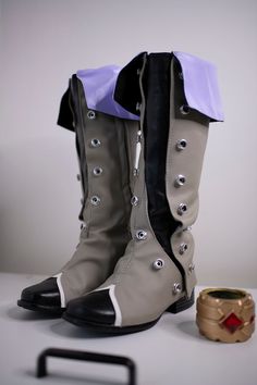 A new unique item has arrived~! Yuri Lowell boots and Bodhi Blastia bracelet from Tales of Vesperia! Made by Kuja Oniisan Size : 6.5 womens / 4.5 mens /  37 EU Yuri Lowell, Tales Of Vesperia, Womens Costumes, Women's Costumes, Arm Band, Combat Boots, Unique Items Products, Size 6, Bracelet