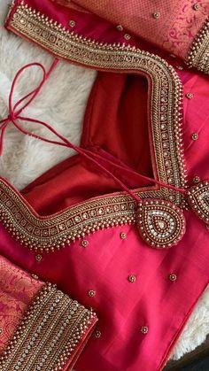 Not Blouse Design, Bridal Hand Work Blouse Design, Bride Saree Look For Wedding, Booti Work Embroidery Blouse, Designer Bridal Blouse Designs, Bride Saree Blouse Designs, Blouse Back Neck Aari Designs, Blouse Work For Bride, Wedding Aari Work Blouse Designs South Indian Bridal