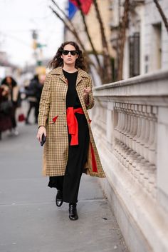 Amsterdam Style Fashion, Amsterdam Style, New York Fall, Look Older, Fall Winter 2024, Street Style Trends, 10 Pounds