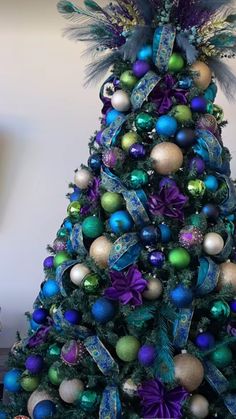 Teal And Silver Christmas Tree, Teal Christmas Tree, Teal Christmas, Christmas Tree Decorating Themes, Silver Christmas Tree, Tree Decorating, Decorating Themes, Silver Christmas, Christmas Tree Themes