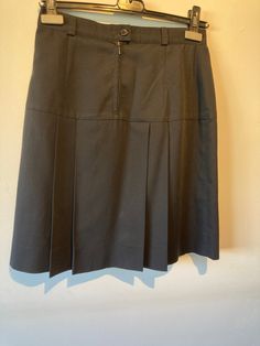 70s skirt, handmade and lined. Cotton Pleated Skirt For Office, Cotton Pleated Office Skirt, Retro Black Mini Skirt, Retro Black Pleated Skirt, Retro Fitted Black Mini Skirt, Retro Black Mini Skirt With Lining, Formal Cotton Flared Skirt, Formal Flared Cotton Skirt, Black Lined Skort For Office