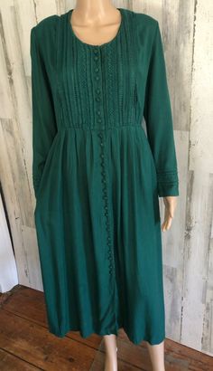 New England Fall, Pleated Bodice, Brands Outlet, Covered Buttons, Forest Green, Round Neck, Button Up, Bodice, New England