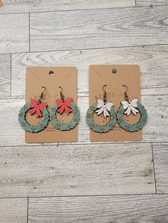 Handpainted Christmas wreath earrings lasercut from lightweight baltic birch wood. Wood Christmas Earrings, Mdf Earrings, Christmas Wreath Earrings, Christmas Earrings Handmade, Laser Christmas, Wreath Earrings, Christmas Magnet, Laser Ideas, Floppy Disk