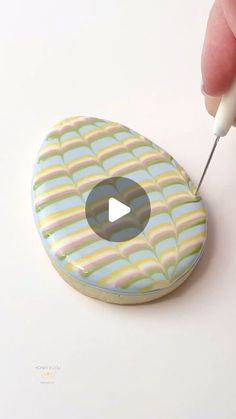 Easter Egg Sugar Cookies Royal Icing, Royal Icing Tutorial, Decorating Sugar Cookies, Cookies Holiday, Sugar Cookie Royal Icing