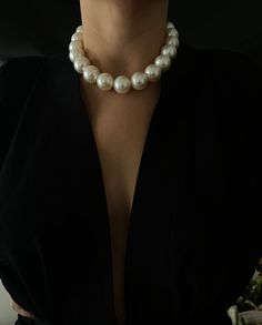 ⚡️This Big Pearl Necklace will be the complementary piece for your elegant dresses. When you use it with your daily clothes, it will be the star part of your outfit. ⚡️Trendy Neckalce will attract attention with its vibrant colors. ⚡️The minimalist Necklace are a great idea as a birthday gift, anniversary gift, best friend gift, new mom gift! ☑️Product features: ⚡️1. Quality Glass is Pearl ⚡️Does not cause allergies ⚡️It's shiny ☑️ SHIPPING USA:3-5 Business Days EU: 4-6 Business Days UK:4-6 Buss Giant Pearl Necklace, Luxury Refined Round Pearl Necklace, Pearl Necklace Chunky, Pearl Necklace Black Dress, Luxury Formal Baroque Pearl Necklace, Classic Pearl Chain Necklace For Party, Elegant Pearl White Beaded Necklace With Clavicle Chain, Classic Round Necklaces For Party, Single Strand Pearl Jewelry For Party