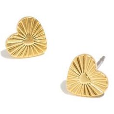 Brand New! Nwt Madewell Eatched Heart Stud Earrings In Vintage Gold (Gold Plated). Coming In Goldtone-Plated Recycled Brass, These Stud Earrings Feature Tiny Etched Hearts-They're So Cute (And Such An Easy Gift). Recycled Brass/Goldtone Plate. 1/4"W X 1/4"L Madewell Earrings, Piercing Inspo, Madewell Jewelry, Heart Stud Earrings, Heart Studs, Heart Earrings Studs, Earrings Color, Easy Gifts, Gold Gold