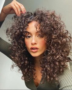 Curly Hair Tips, Natural Curly Hair Cuts, Curly Hair Photos, Beautiful Curly Hair, Hairdos For Curly Hair, Haircuts For Curly Hair, Curly Hair Inspiration, Curly Girl Hairstyles, Curly Hair Care