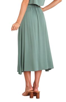 This flowy button-front skirt gives your look a fresh, relaxed vibe that's perfect for brunch, weekend parties and resort getaways. Front button closure Unlined 100% rayon Hand wash, dry flat Imported Button Front Midi Skirt, Button Front Skirt, Weekend Party, Midi Skirt, Size 4, Hand Wash, Nordstrom, Skirt, Green