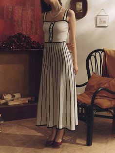 Winter Formal Outfits, Classy Modest Fashion, Everyday College Outfits, Peplum Outfits, Elegant Party Dress, Cami Midi Dress, Backless Maxi Dress, Long Knitted Dress, Sleeveless Outfit