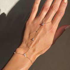 Finger Bracelets, Hand Chain Bracelet, Jewelry Tattoo, Belly Chain, Hand Chain, Broken Chain, Hand Jewelry, Bracelet Bangle, Bride Jewellery