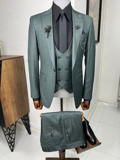 Luxe Slim Fit High Quality Self-Patterned Green Woolen Suit – MCR TAILOR Woolen Suit, Costume Vert, Suit Clothes, Menswear Details, Clothes Jacket, Dinner Suit, Pants Gift, Dress Suits For Men, Suit Pattern