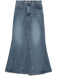 blue cotton denim whiskering effect at the thighs contrast stitching logo patch to the rear high-rise classic five pockets long length flared hem rear slit Stitching Logo, Boho Lifestyle, Flared Denim, Denim Maxi, Yoko London, City Dress, Denim Maxi Skirt, Summer Beach Wear, Denim Flares