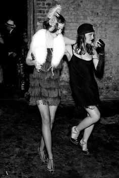 20s Party Outfit, 20s Aesthetic, Gatsby Party Outfit, Look Gatsby, Twenties Party, Roaring 20s Fashion, Flapper Girls, 20s Party, Roaring 20s Party