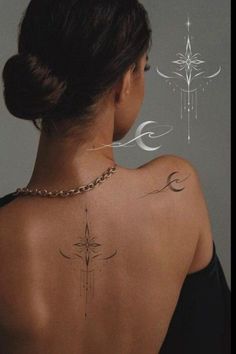 Tattoo. Tattoo aesthetic. Tattoo minimalist. Тату минимализм.Тату надписи. | tattoo ideas by  Maleah Meador Mode Poses, Tato Dengan Makna, Tato Minimal, Boho Tattoos, Back Of Shoulder Tattoo, Spine Tattoos For Women, Shoulder Tattoos For Women