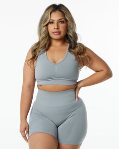 HIGHLIGHTS. Removable cups. Scrunch detailing in the center. Medium to high impact. Moisture-wicking, breathable fabric. V-shaped neckline and crossing back straps. Unbelievably soft texture. Proprietary seamless blend of fine Italian yarn. Alphalete core wordmark knitted in white. Reinforced binding arm and neckline finishing FIT SUGGESTION. This item runs true to Alphalete’s standard fit.. If you are between sizes, we recommend sizing up.. Model is 5’1”/154.9cm, wearing a size M with a 34”/86c Neckline Finishing, Busty Fashion, Ombre Effect, Womens Bras, Fitness Lifestyle, Soft Texture, V Shape, Women Collection, Moisture Wicking