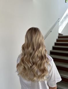 Blond Bridesmaid Hair, Soft Curls Formal Hair, Loose Curls Long Hair Half Up, Formal Hair Inspo Down, Curled Hairstyles For Bride, Hair Curled Down Wedding, Flowy Wedding Hairstyles, Loosely Curled Hair, Formal Curls Long Hair