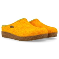 PRICES MAY VARY. ✅ FELT SHAPED UPPER - Durable and breathable felt made from boiled, virgin wool forms to the shape of your feet for long-lasting comfort and wear ✅ ANATOMIC FOOTBED - The comfortable warm footbed of the clogs is anatomically shaped to cushion your steps, contoured latex rubber midsoles topped with wool felt supply cushioning support ✅ HIGH QUALITY OUTSOLE - This great clogs with its solid cork footbed and the water-repellent outsole made of profiled rubber is not only suitable f Cute Winter Shoes, Wool Clogs, Felt Shoes, Clogs Style, Winter Shoes For Women, Wool Slippers, Sugar Maple, Luxury Store, Winter Shoes