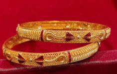 22K Real Solid GOLD Bangle - Indian  Style Bangles - Real Solid Gold handcrafted bangle- Gift for wife An elegant and sophisticated personalized bangles with alot of tiny details. Modern touch with Indian heritage look. This item has been handmade and is made after studying the Indian vintage designs with modern touch !  PRODUCT SPECIFICATION: Material: Real Solid 22K Gold Hallmarked  Design: Indian Karigiri Weight of : 50 gram (approx) for 4 bangles  Hallmarked  Pieces : 4 bangle  NOTE: if you want set of 2 pieces please message us !  *CERTIFICATE   We can provide the certification of the item . *PURITY  Any Gold/Silver item purchased can be tested at any lab for purity check of material (Gold/Silver) *IDEAL FOR  Anniversary, Birthdays, Maternity, Mothers day, Gift for her, Gift for wife, Real Gold Bracelet, Solid Gold Bangle, 22k Gold Earrings, Gold Bangles Indian, Gold Nose Hoop, Gold Nose Stud, Gold Nose Rings, Bangles Indian, Solid Gold Earrings